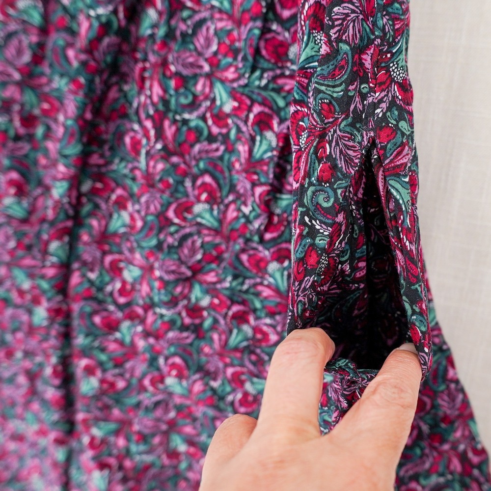 Croft Barrow Black Smocked Challis Fit Flare Dress S Maroon Paisley Cottagecore - Picture 12 of 12